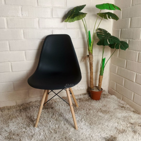 Comedor Apamate Mesa Cross y Silas Eames