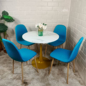 Comedor Morichal: Mesa Tulip Gold + Sillas Scoop