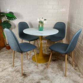 Comedor Morichal: Mesa Tulip Gold + Sillas Scoop
