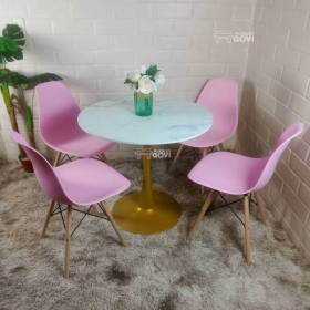 Comedor Unare: Mesa Tulip Gold + Sillas Eames