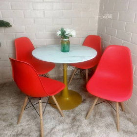Comedor Unare: Mesa Tulip Gold + Sillas Eames