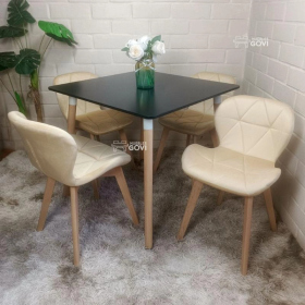 Comedor Perijá con Mesa Cuadrada MDF + Sillas Radar Velvet Tapizadas en Felpa