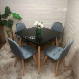 Comedor Urao con Mesa Cuadrada MDF 80x80 cm + Sillas Capitone Tapizadas en Felpa