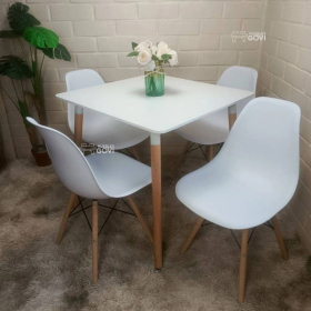 Comedor Merida Mesa Cuadrada 80x80cm  y Sillas Eames