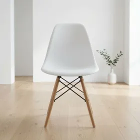 Silla Eames DSW Polipropileno Patas de Madera Haya · Silla Eames