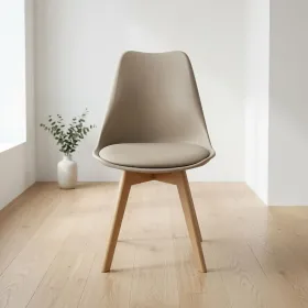 Silla Tulip Acolchada Ecocuero Patas de Madera Haya · Silla Tulip