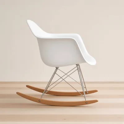 Silla Mecedora Eames con Brazos Lactancia Haya Alemana