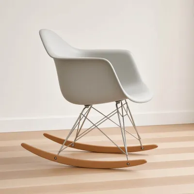 Silla Mecedora Eames con Brazos Lactancia Haya Alemana