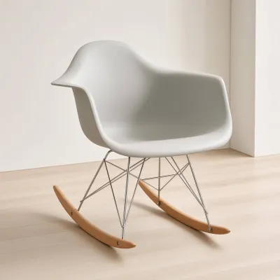 Silla Mecedora Eames con Brazos Lactancia Haya Alemana