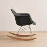 Silla Mecedora Eames con Brazos Lactancia Haya Alemana