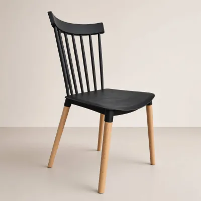 Silla Windsor Polipropileno Patas de Madera Haya Alemana