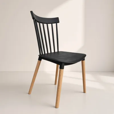 Silla Windsor Polipropileno Patas de Madera Haya Alemana