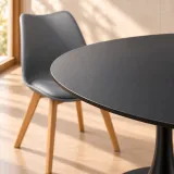 Comedor Redondo Mesa Tulip Negra 80cm 4 Sillas Tulip Acolchadas