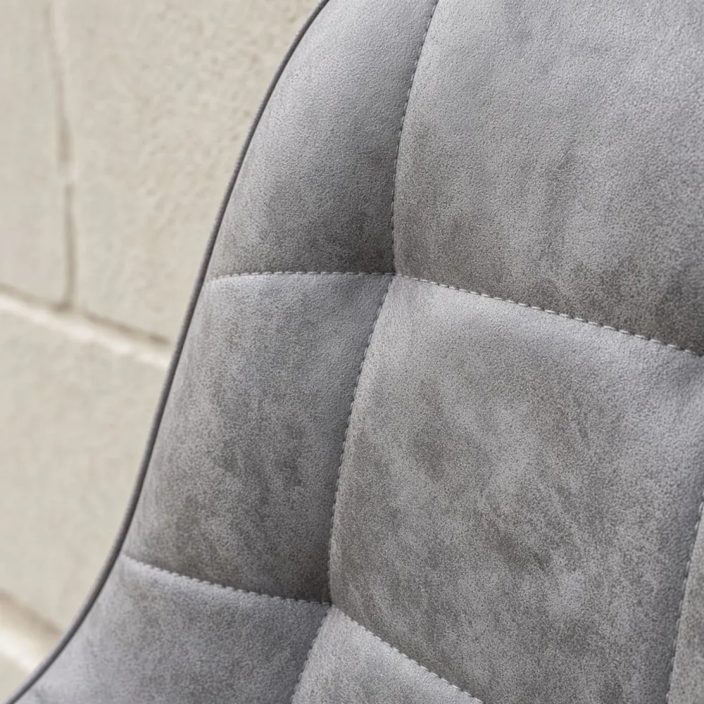 Silla Capitoné Ecocuero Vintage Patas de Madera de Haya